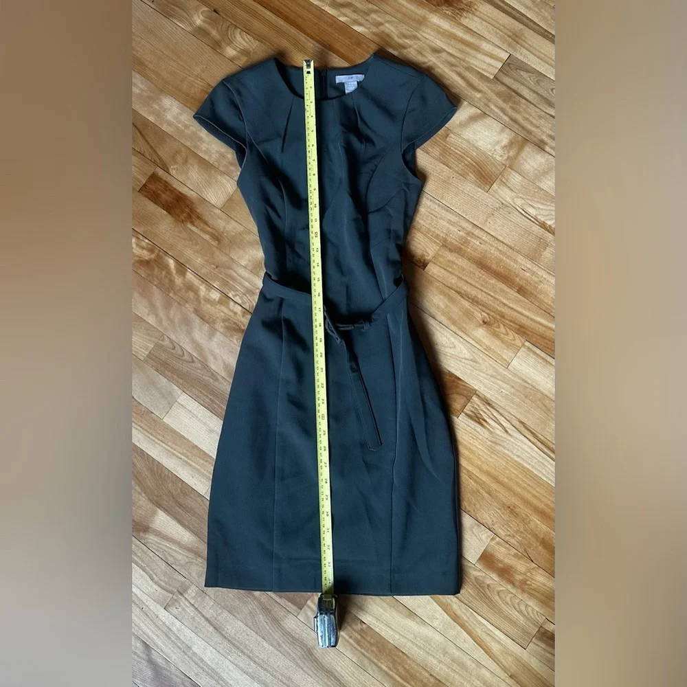 💚H&M Green Midi Dress with Belt - Picture 2 of 6